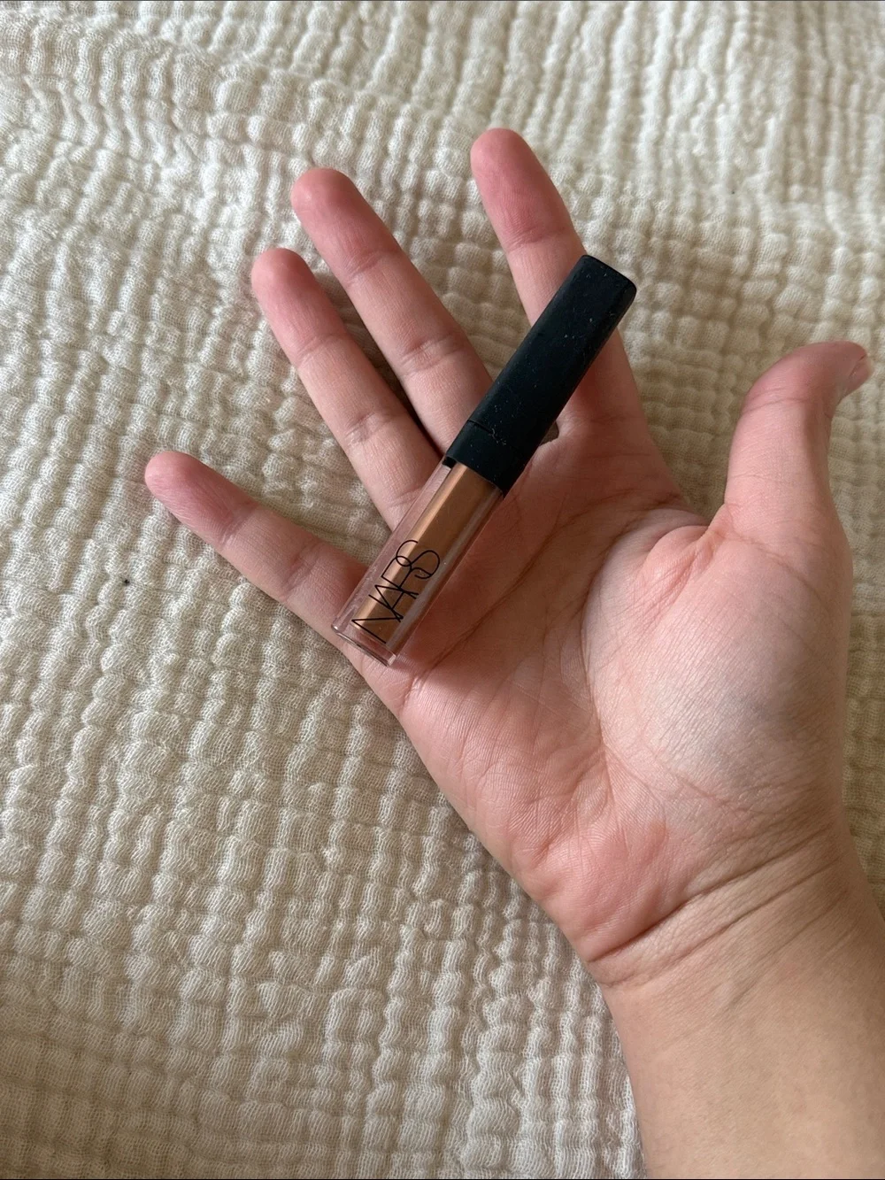 NARS Mini Radiant Creamy Concealer makeup